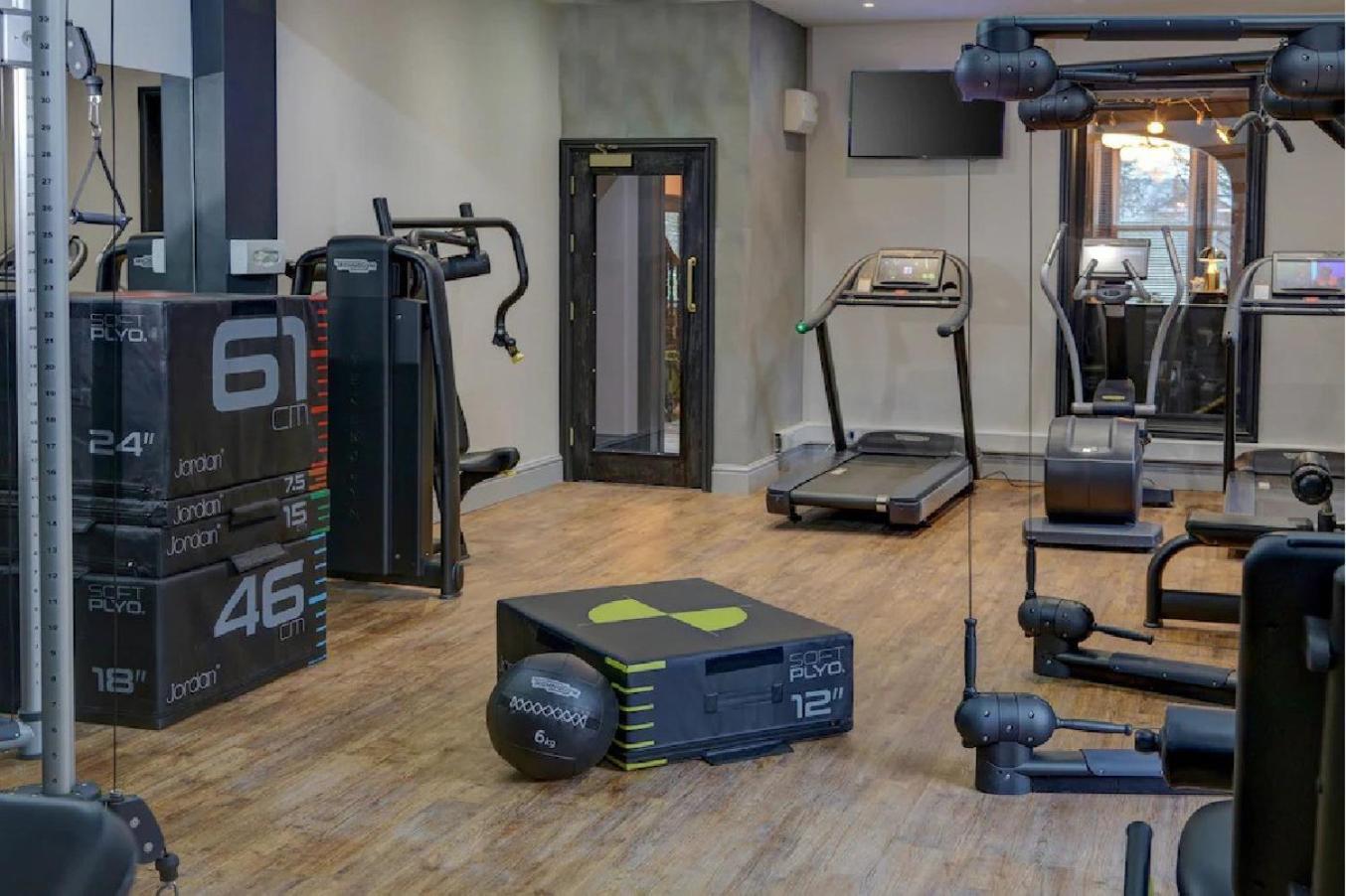 リザム・セント・アンズ Hy Lytham St Anne'Sアパートホテル エクステリア 写真 The gym at the hotel