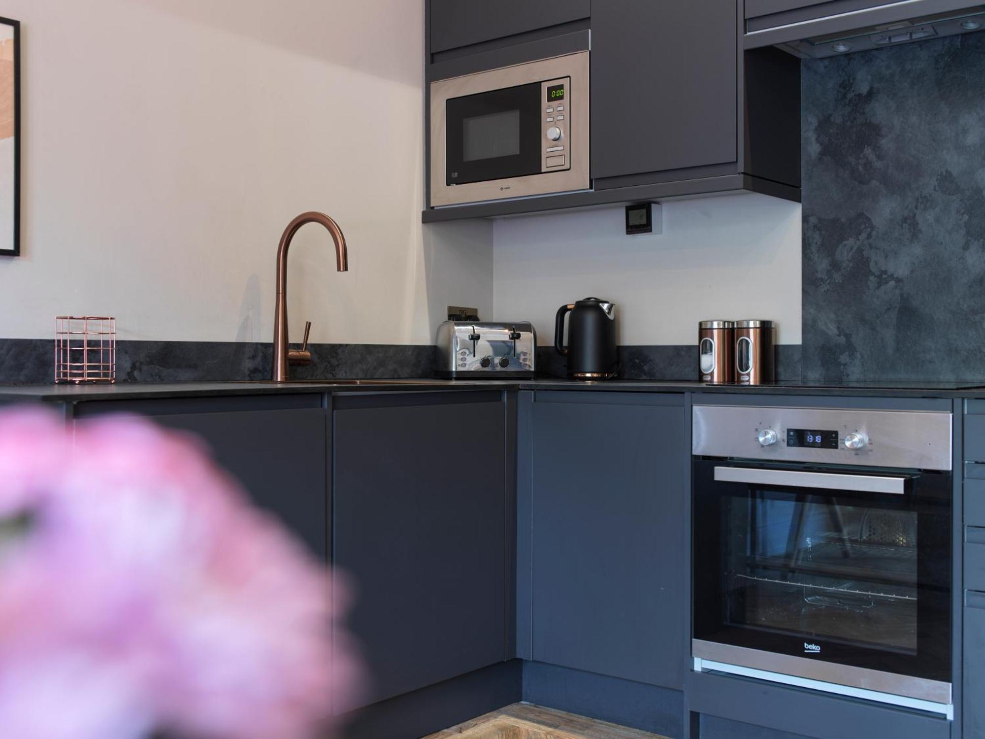 リザム・セント・アンズ Hy Lytham St Anne'Sアパートホテル エクステリア 写真 A kitchen in a serviced apartment