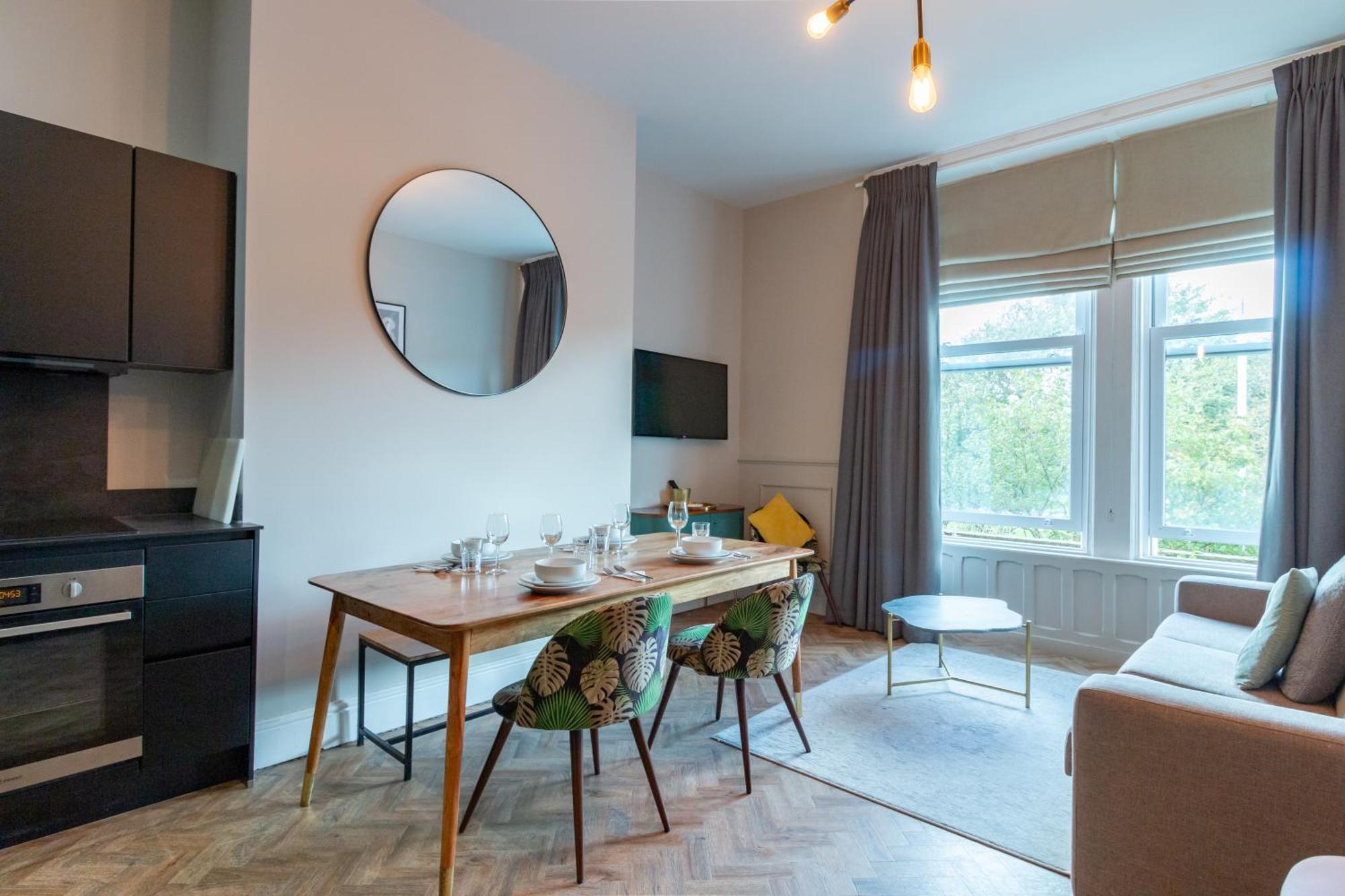 リザム・セント・アンズ Hy Lytham St Anne'Sアパートホテル エクステリア 写真 A typical apartment at the residence